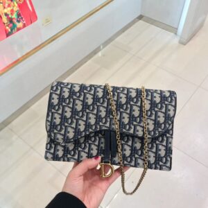 [국내배송]디올 SADDLE 체인 장지갑