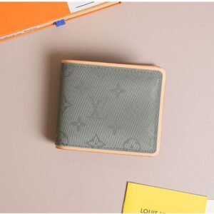 [국내배송]루이비통 킴존스 모노그램 코스모스 티타늄 반지갑