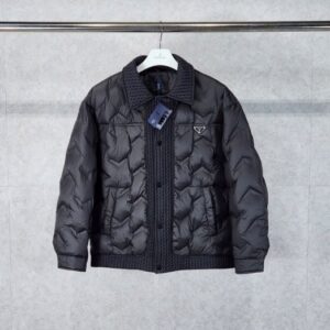 [국내배송]프라다 구스다운 퀼팅 패딩