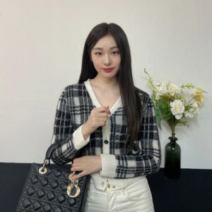 [김연아]dior 레이디 디올 미디엄 백(블랙 금장/까나쥬/램스킨)