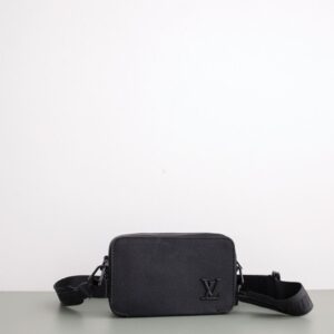 [국내배송]루이비통 [Louis Vuitton] 알파 웨어러블 남성 메신저 미니 크로스백