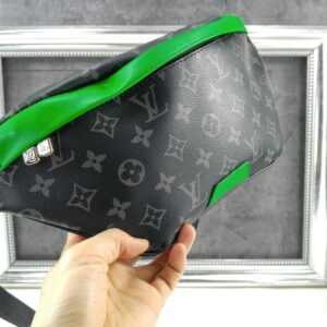 [국내배송]루이비통 디스커버리 범백 모노그램 이클립스 남성 크로스백