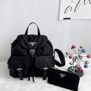 [국내배송]프라다 포코노 백팩