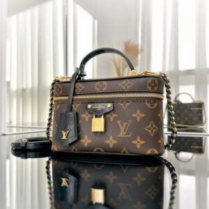 [국내배송]루이비통 베니티 체인 파우치 M47125