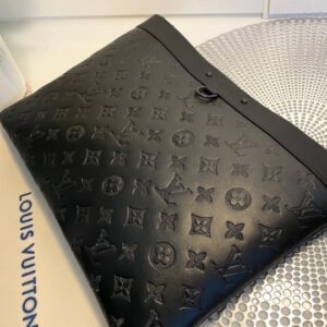 [국내배송]루이비통 포쉐트 모노그램 섀도우 + 반지갑 세트