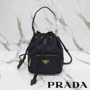 [국내배송]프라다 버킷백 스몰