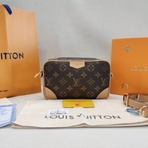 [국내배송]루이비통 트로카데로 웨어러블 월릿 크로스백 14058