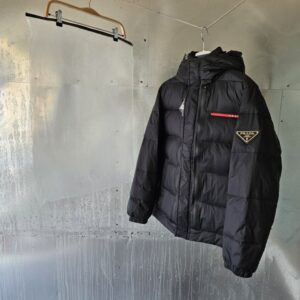 [국내배송]프라다 양지퍼 구스다운 패딩