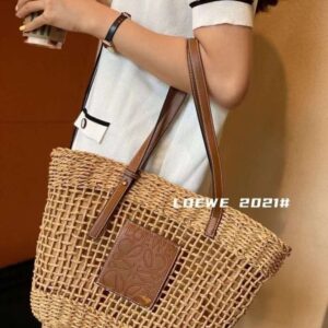 [국내배송]로에베 라탄백 신상