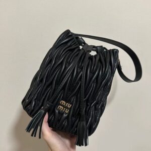 [국내배송]미우미우 마테라세 버킷백