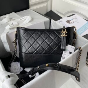 [국내배송]샤넬 가브리엘 호보백 뉴미듐 블랙 AS1521