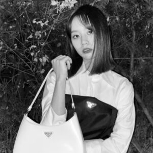 [혜리]prada 클레오 브러시드 레더 숄더백(화이트)